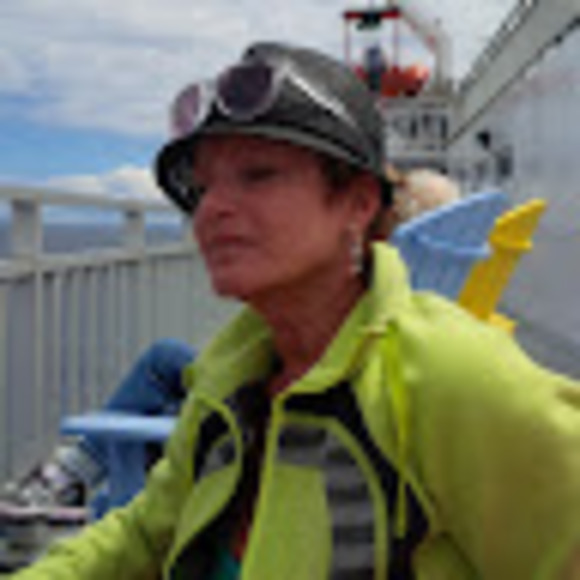 Meet your Posher, Deb - Picture 1 of 1